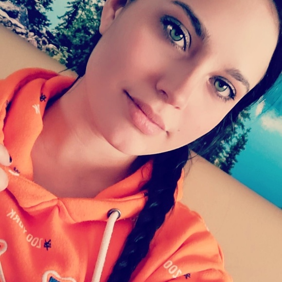 Meet your Posher, Crystal - Picture 1 of 1